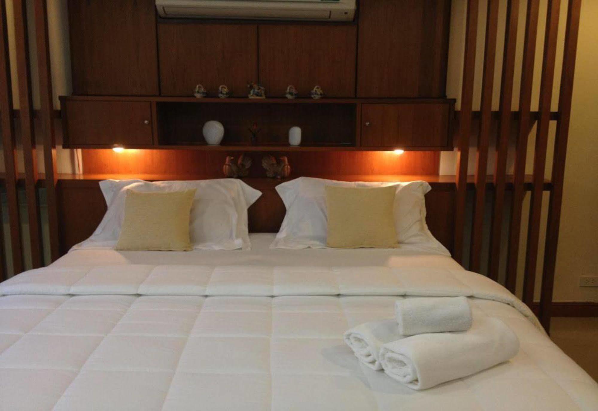 Ruankeaw Homestay Nai Harn Ngoại thất bức ảnh